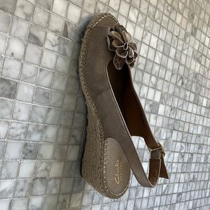 Clarks low wedge